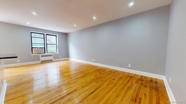 Building Photo - 105-20 66th Ave