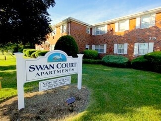 Building Photo - Swan Court Apartments