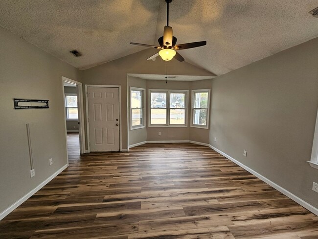 Building Photo - 112 Basswood Ct