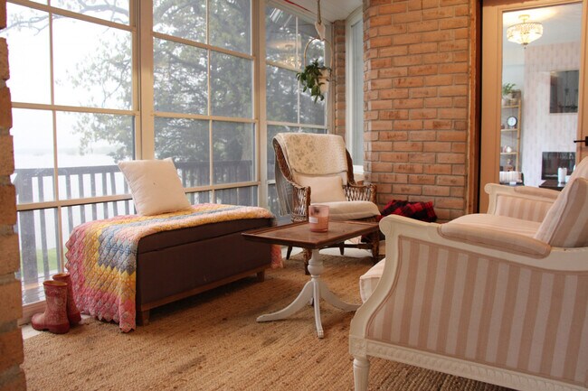 Photo du bâtiment - 1223 Massassauga Rd
