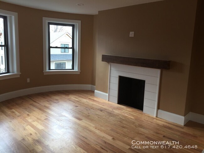 Foto del edificio - Brookline Village 4 bed 2 bath Gut Reno 9/1