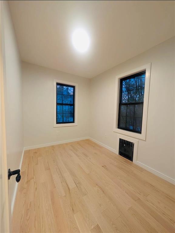 Foto del edificio - 1144 E 37th St