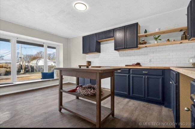 Foto del edificio - 508 NE Avondale Ave