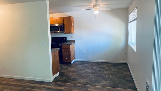 Foto del edificio - Fantastic Renovated 2-Bedroom Condo in Gre...