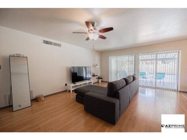 Foto del edificio - Your Dream Home Awaits in this Exceptional...