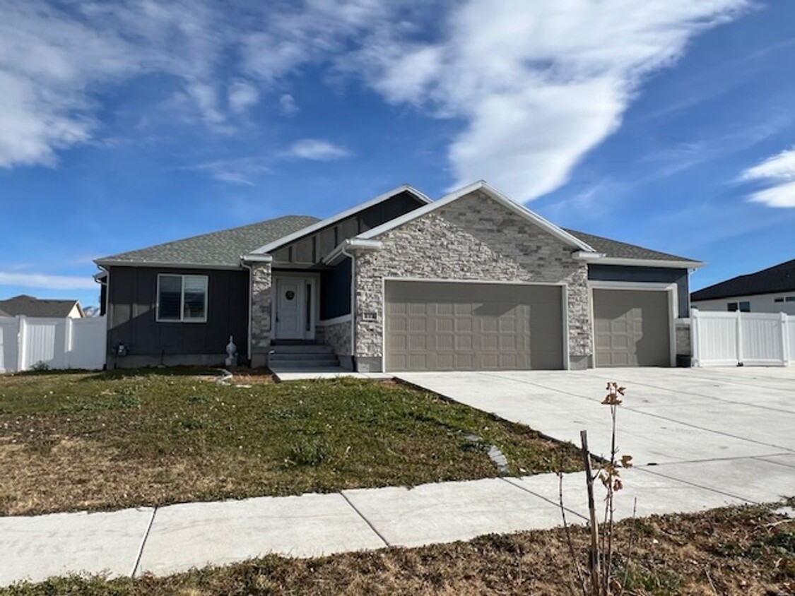 Foto principal - 5 Bedroom Home in Grantsville