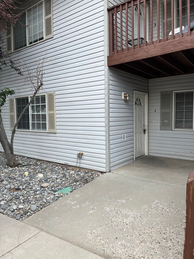 Primary Photo - 3 Bed 2 Bath Townhouse in Fruita