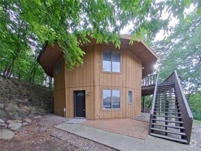 Building Photo - 805 Garrison Ct