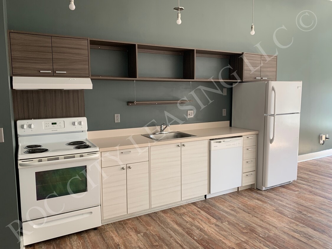 Unit 310 Kitchen - Hive@155 and Hive Andrews