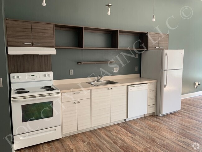 Unit 310 Kitchen - Hive@155 and Hive Andrews