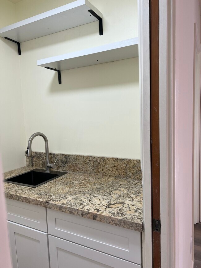 Foto del edificio - 12224 Beverly Blvd