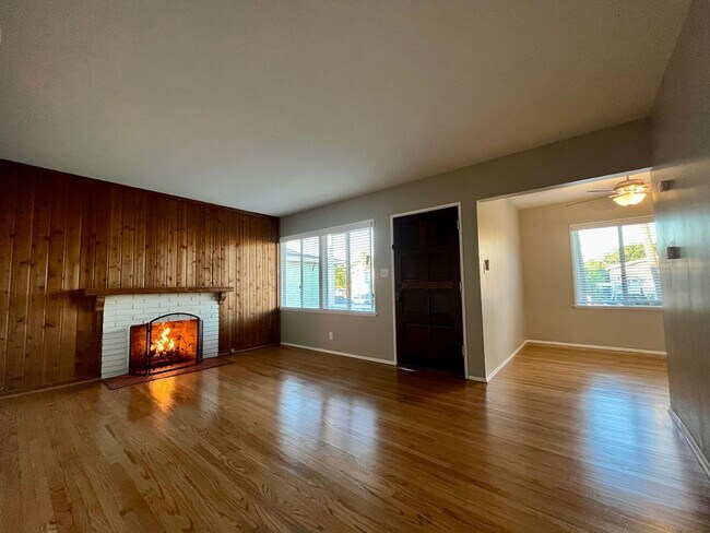 Foto del edificio - 3 BEDROOM/1 BATH HOUSE IN SOUTHWOOD RIVIERA TORRANCE