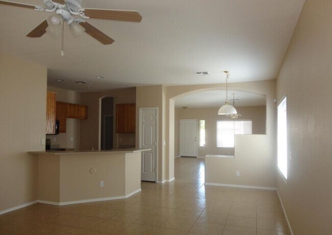 Foto del edificio - 4 bed / 2 bath single story Avondale home ...