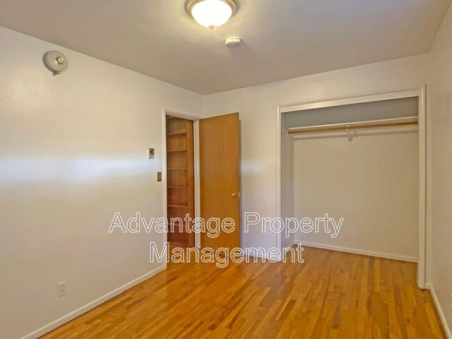 Foto del edificio - 1832 NW Garryanna St