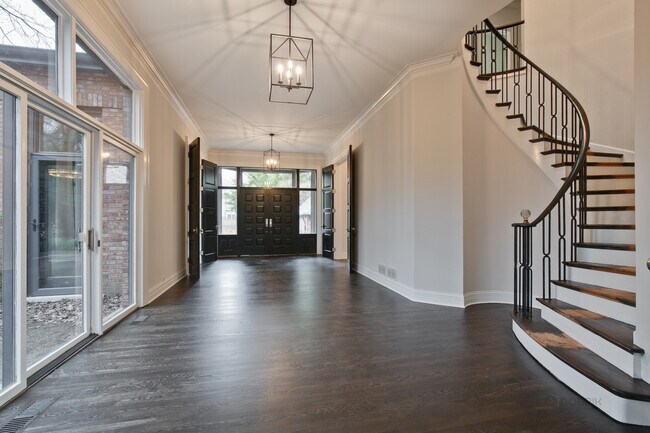 Building Photo - 101 N Mayflower Rd