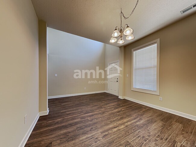 Foto del edificio - 5916 Minden Dr