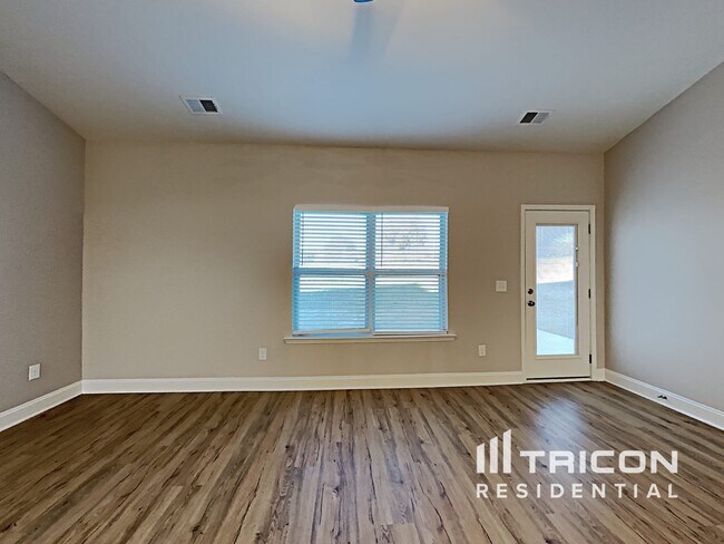 Building Photo - 1126 Midway Hill Lane Duncan SC