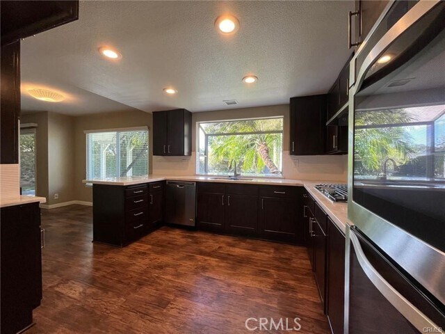 Foto del edificio - 25502 Goldenspring Dr