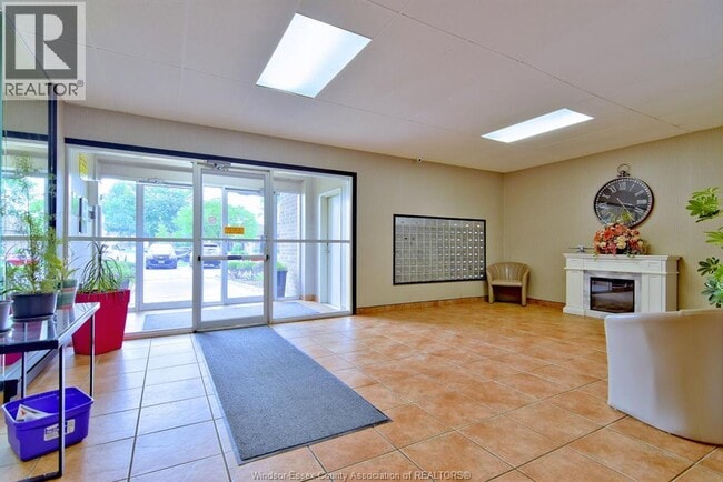 Building Photo - 6520 Thornberry Crescent