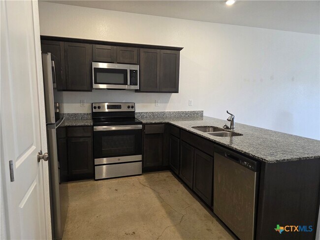 Building Photo - 1317 Concord Dr
