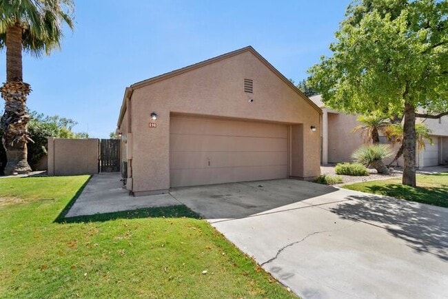 Building Photo - Cozy 3 Bedroom 2 Bath home Nestled in Stap...