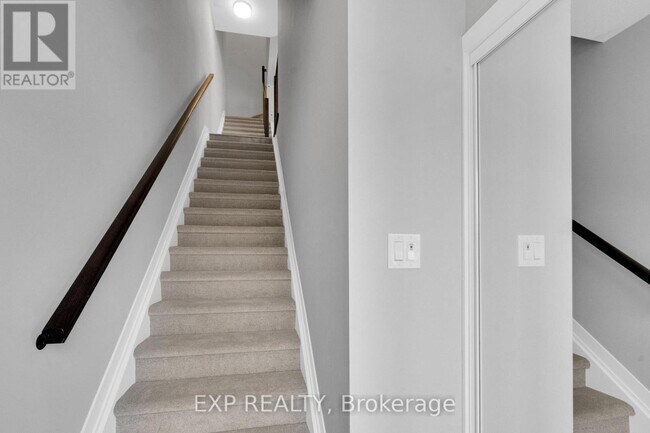 Building Photo - 912 Lillian Freiman Private