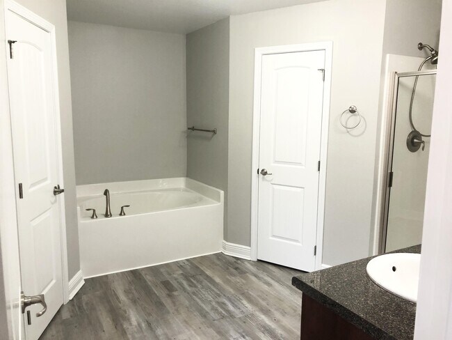 Building Photo - 113 Strike Eagle Dr