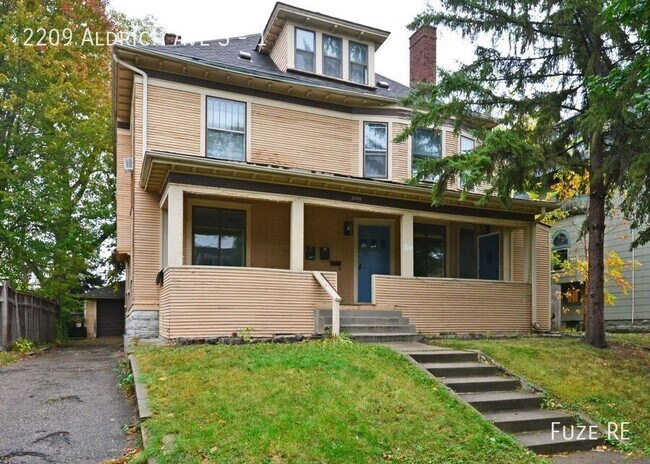 Foto del edificio - 2209 Aldrich Ave S