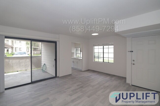 Foto del edificio - 8550 Summerdale Rd
