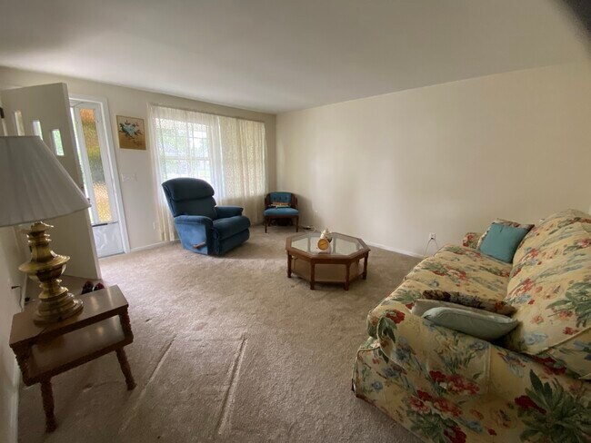 Building Photo - 3327 Ivy League Dr