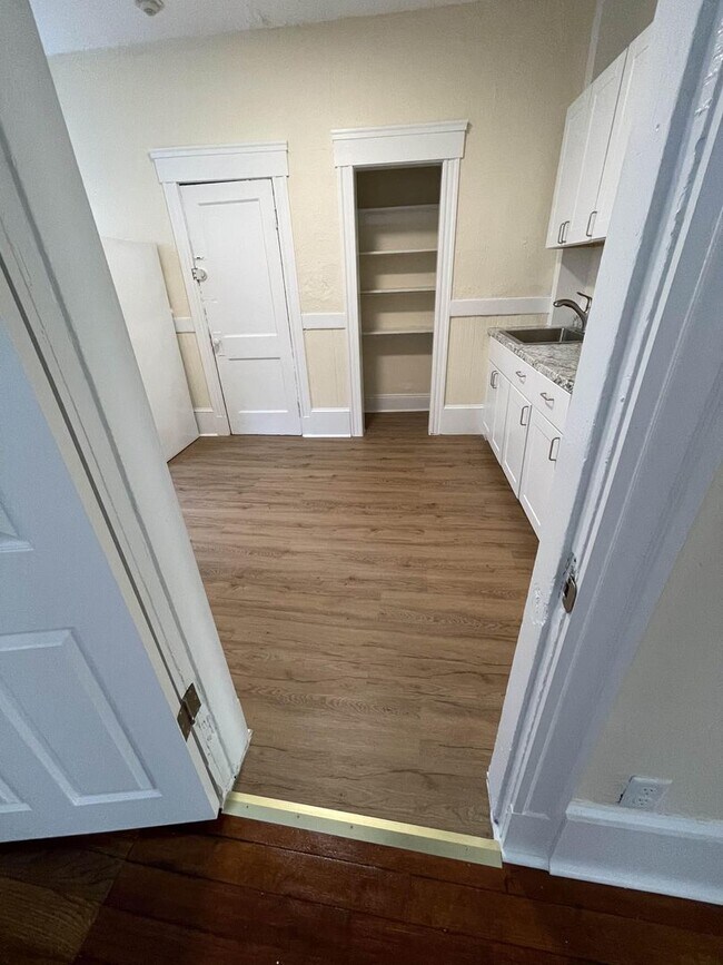 Building Photo - Amazing Location - Mission Hill 2Bed Near ...