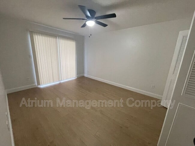 Foto del edificio - 2220 NW 55th Blvd