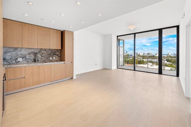 Building Photo - 500 Alton Rd