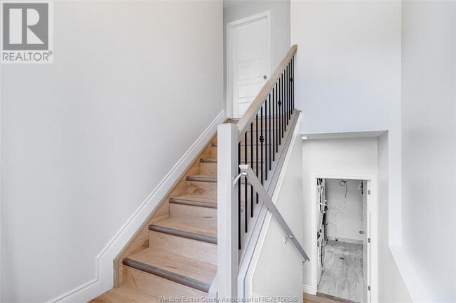 Photo du bâtiment - 907 McKay Ave