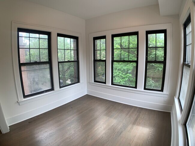 Foto del edificio - 6333 N Wayne Ave