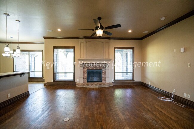 Foto del edificio - Don’t Miss This Stunning 4 Bed, 4 Bath Dre...