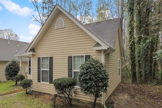 Building Photo - 1820 Charnell Ln