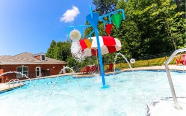 Building Photo - Beautiful 3 Bedroom 2.5 Bath Townhome in G...