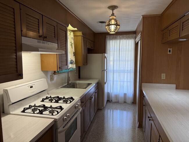 Foto del edificio - 956 Bonnabel Blvd