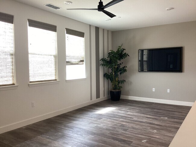 Foto del edificio - Gorgeous model home for rent