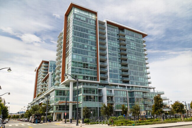 Building Photo - 708 Long Bridge St