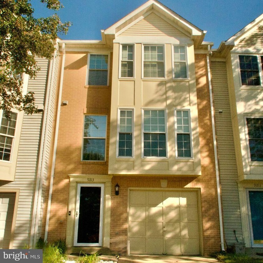 Foto principal - 9213 Andrew Dr