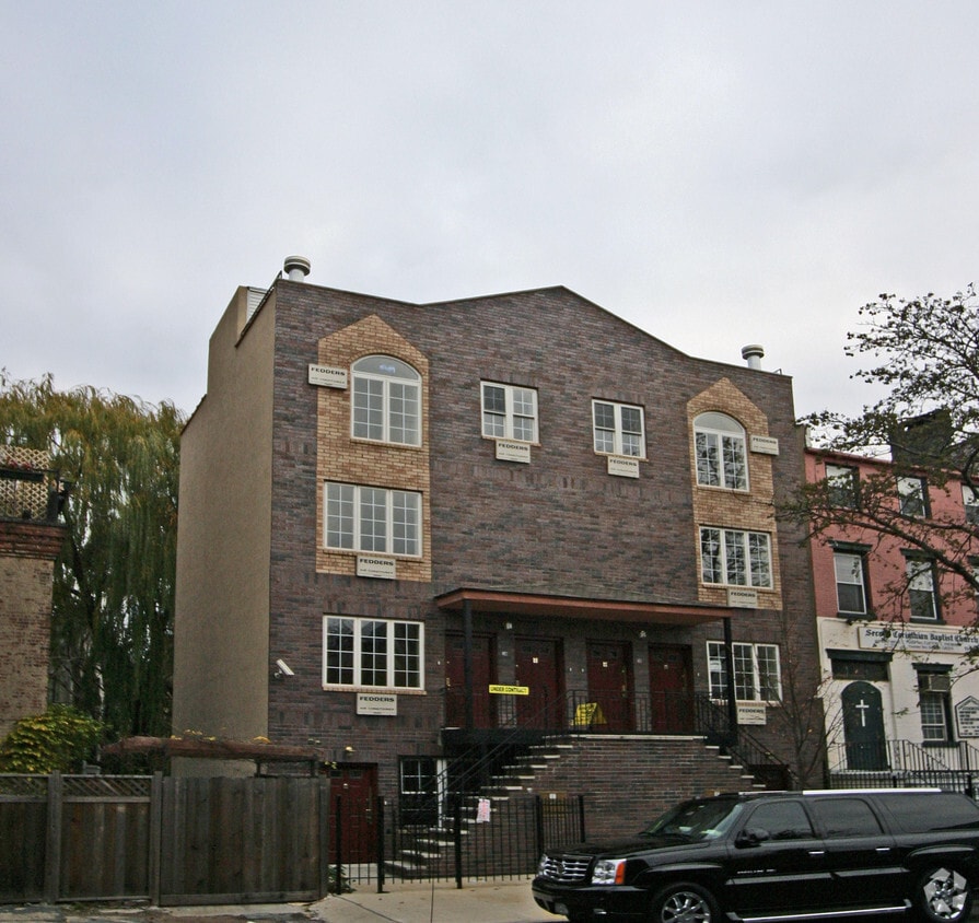 Primary Photo - 3 E 129th St