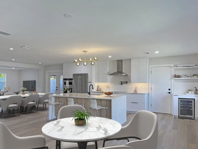Foto del edificio - Fully Remodeled Snell Isle Luxury Home - A...