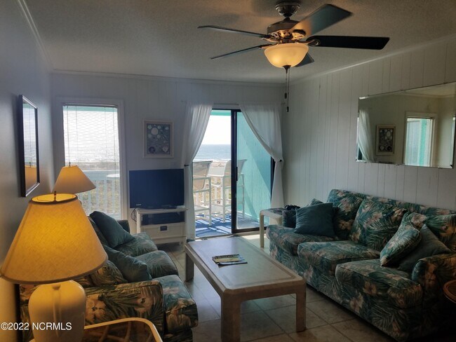 Building Photo - 301 Commerce Way