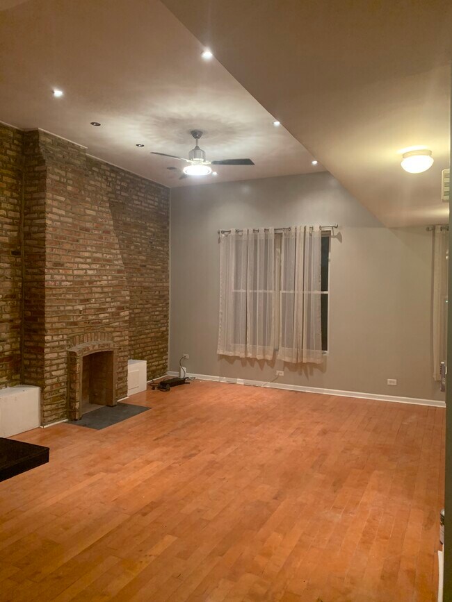 Building Photo - 4609 S Vincennes Ave