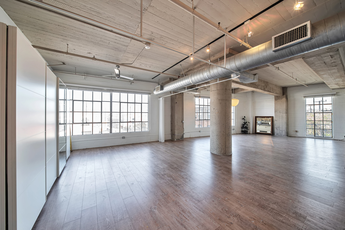Foto principal - 1855 Industrial St