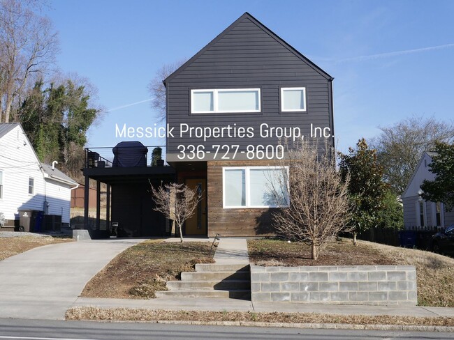 Building Photo - Contemporary - Washington Park Area!