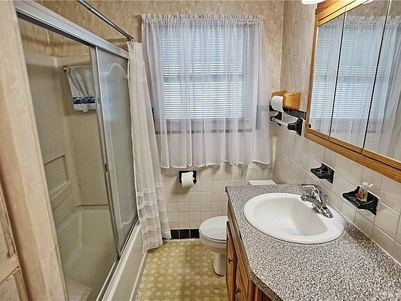 Building Photo - 3776 Glaser Dr