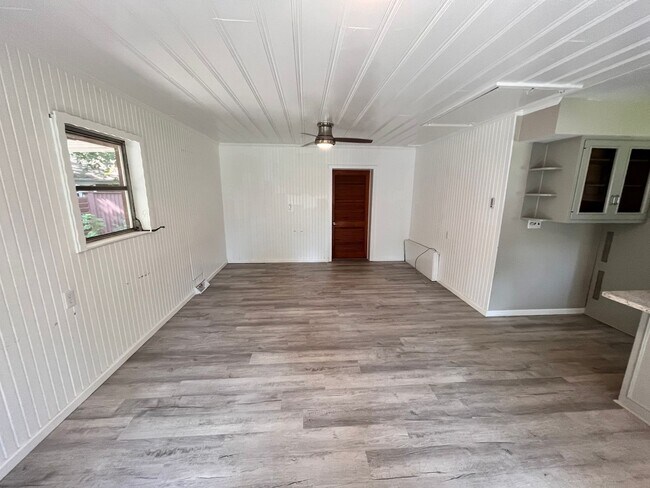 Foto del edificio - 3 Bedroom Close to Campus: Special Offer -...